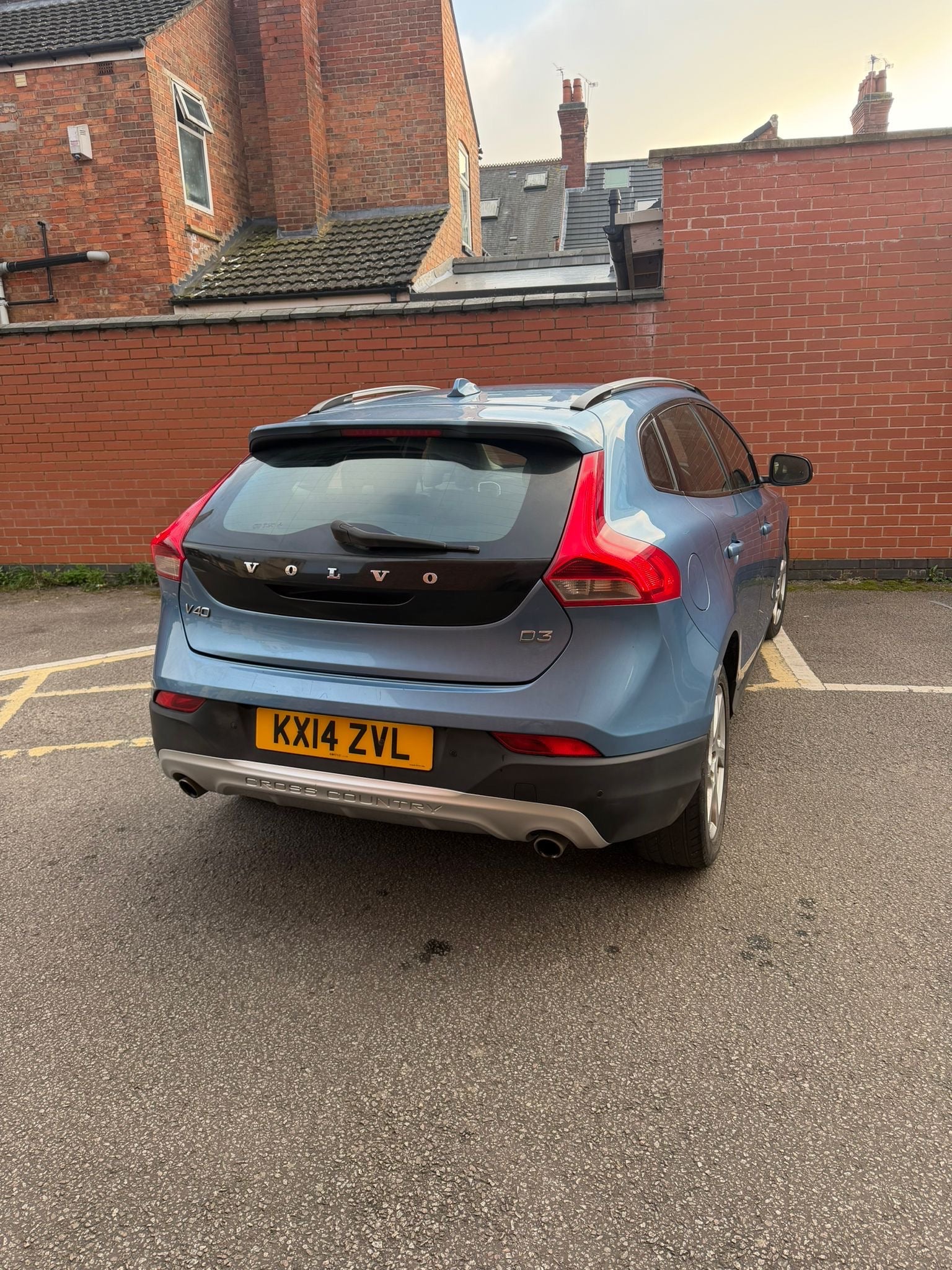 VOLVO V40 CROSS COUNTRY 2014