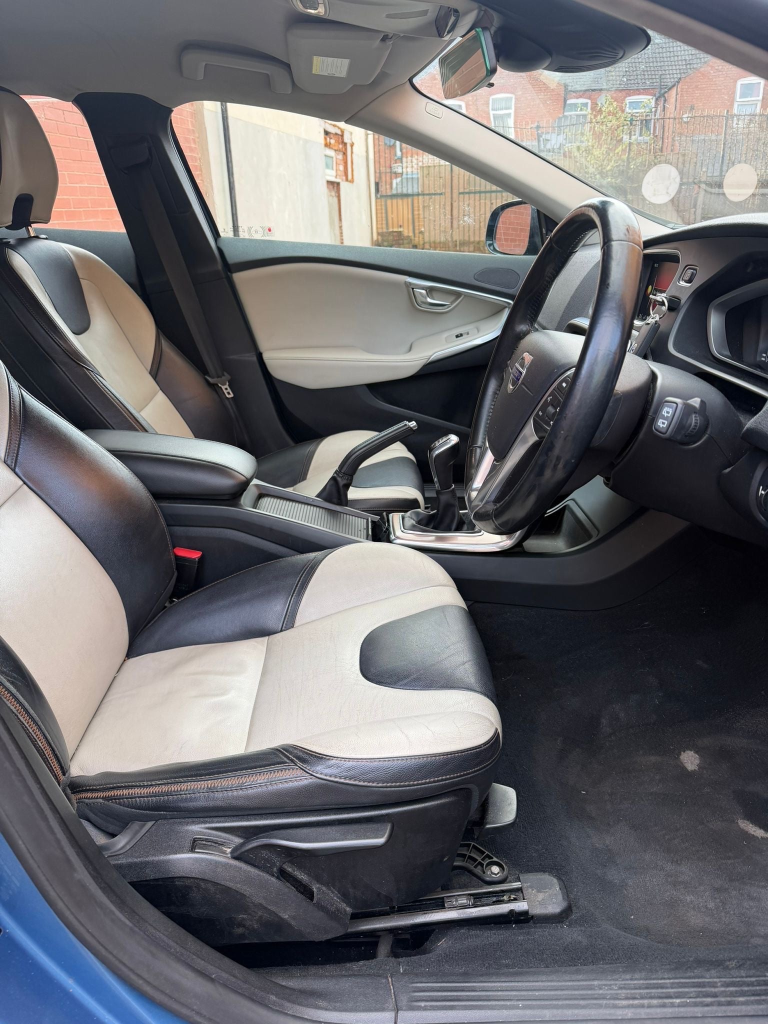 VOLVO V40 CROSS COUNTRY 2014