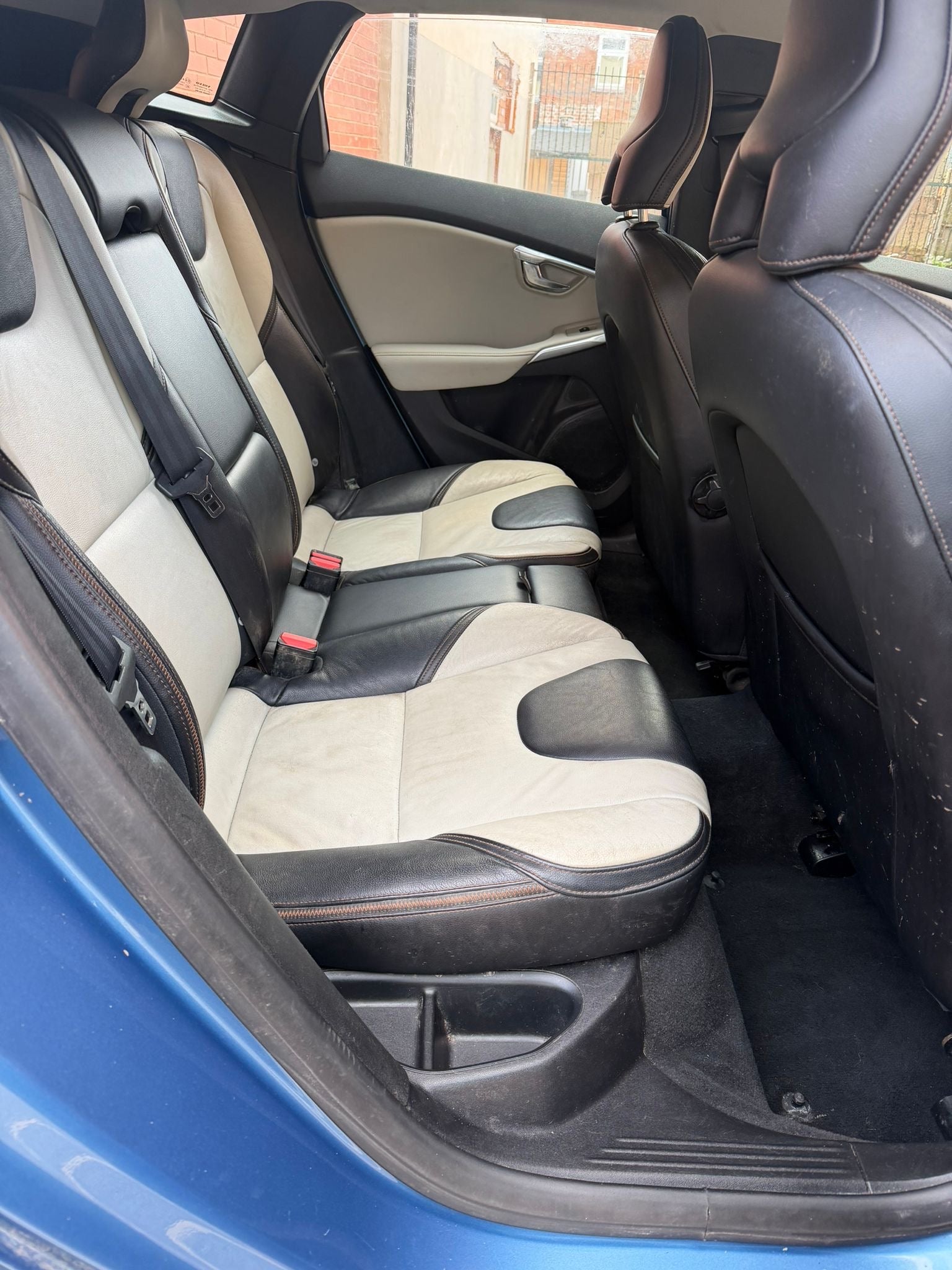 VOLVO V40 CROSS COUNTRY 2014