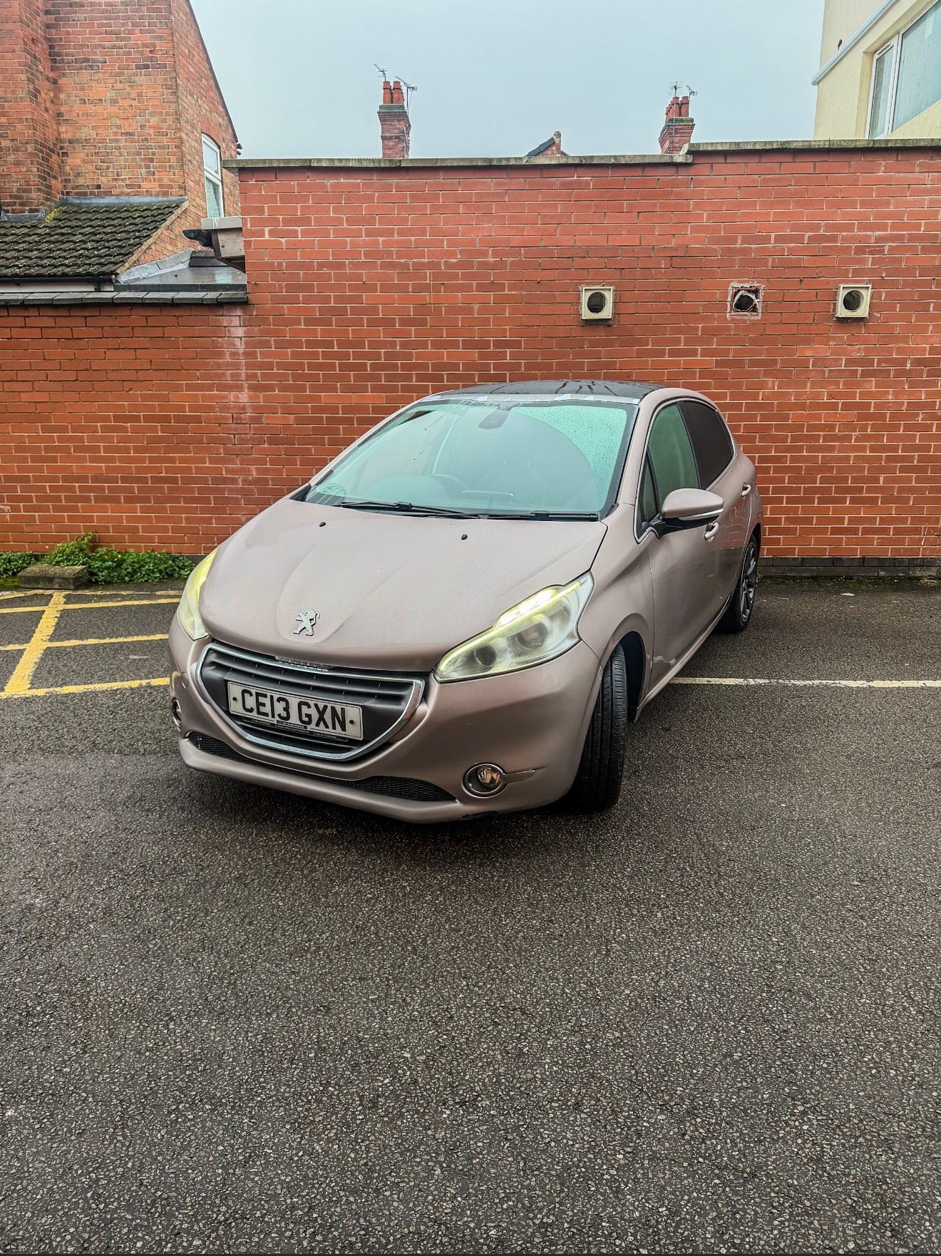 PEUGOUT 208 1.6 E-HDI FELINE