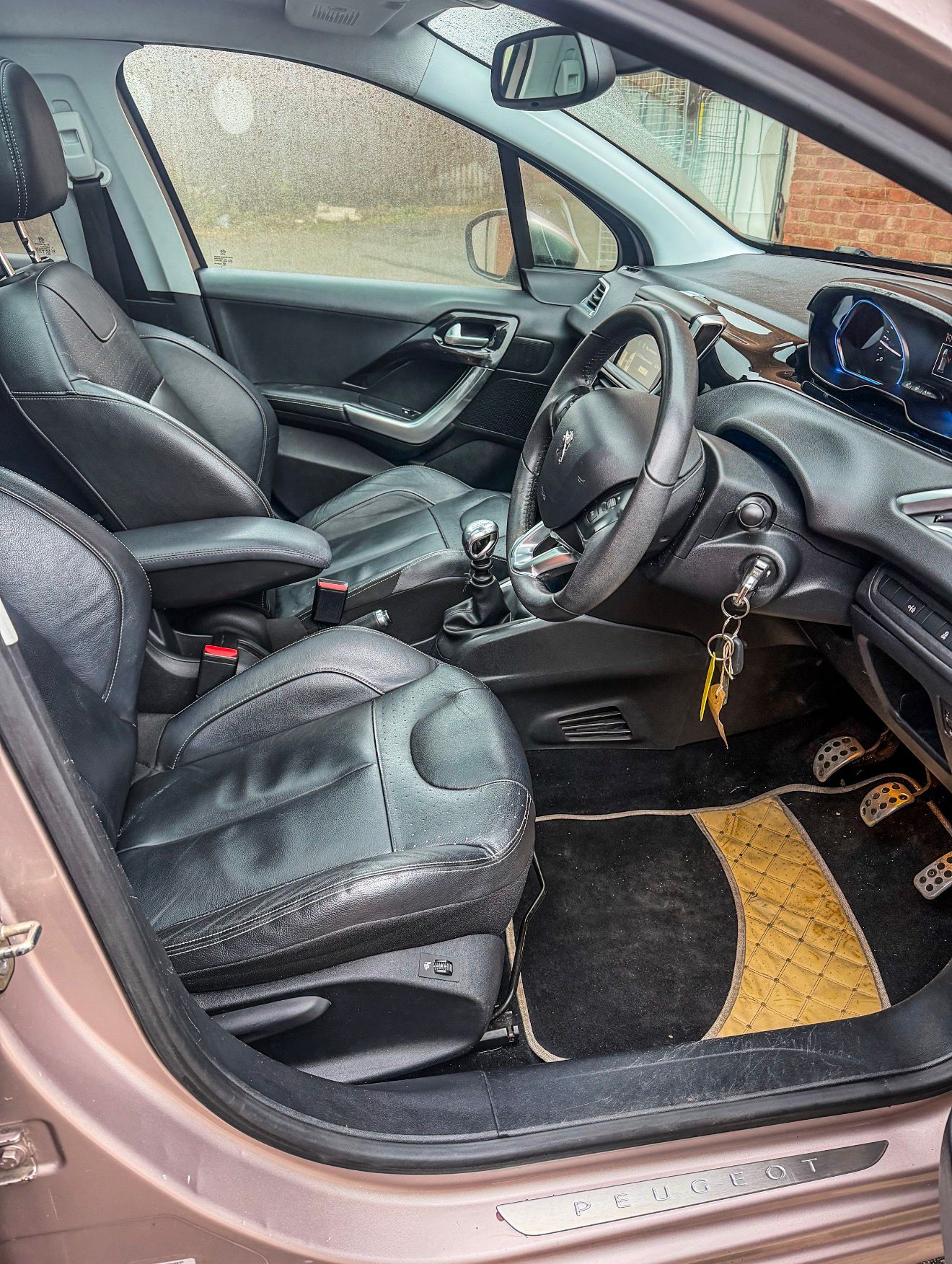 PEUGOUT 208 1.6 E-HDI FELINE