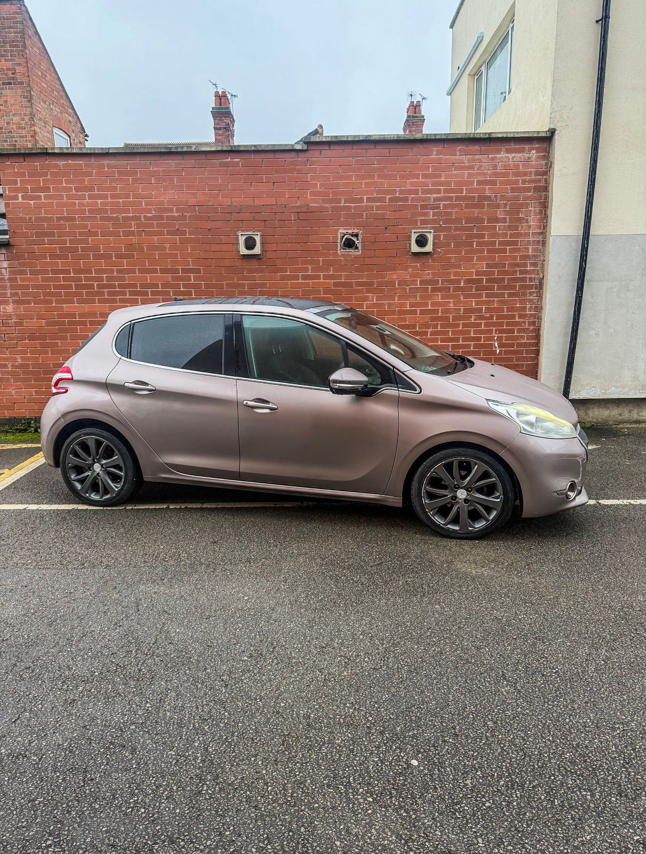 PEUGOUT 208 1.6 E-HDI FELINE